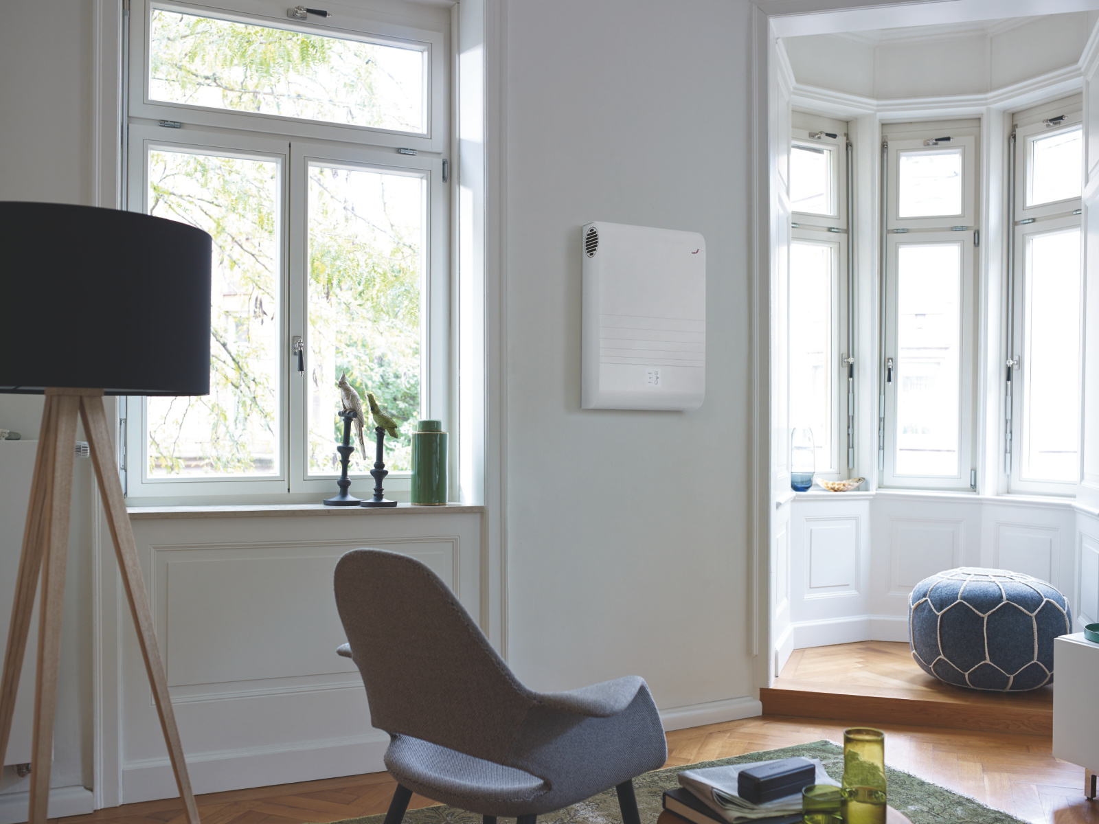 Key Visual Zehnder ComfoAir 70 Comfortable indoor ventilation Side view